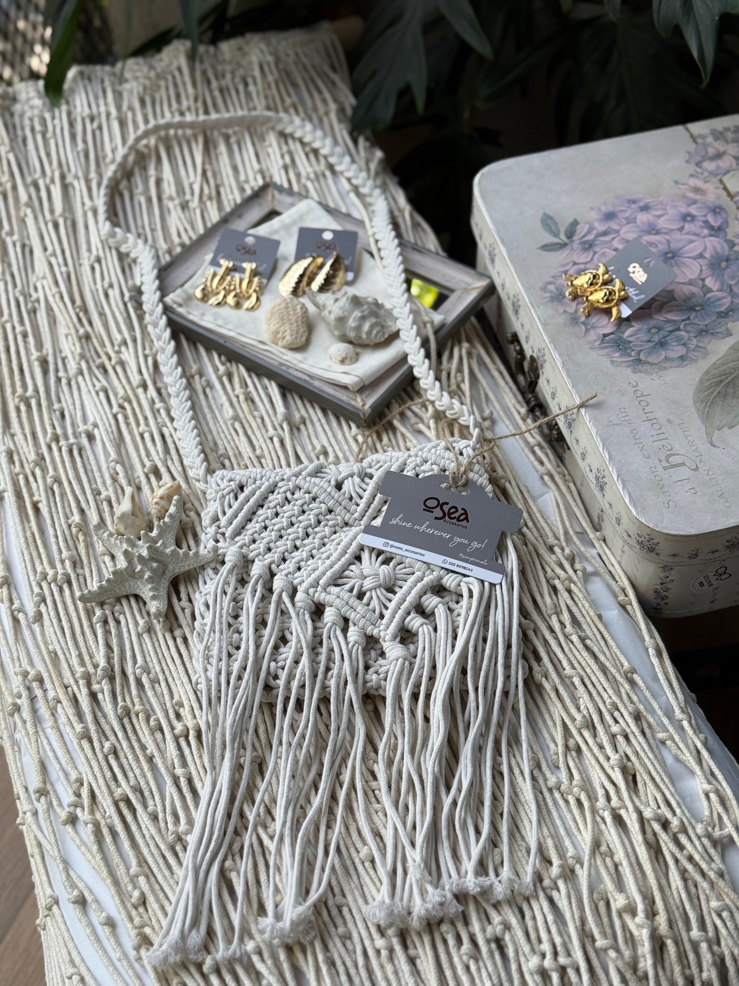 Bolso pequeño manos libres macramé