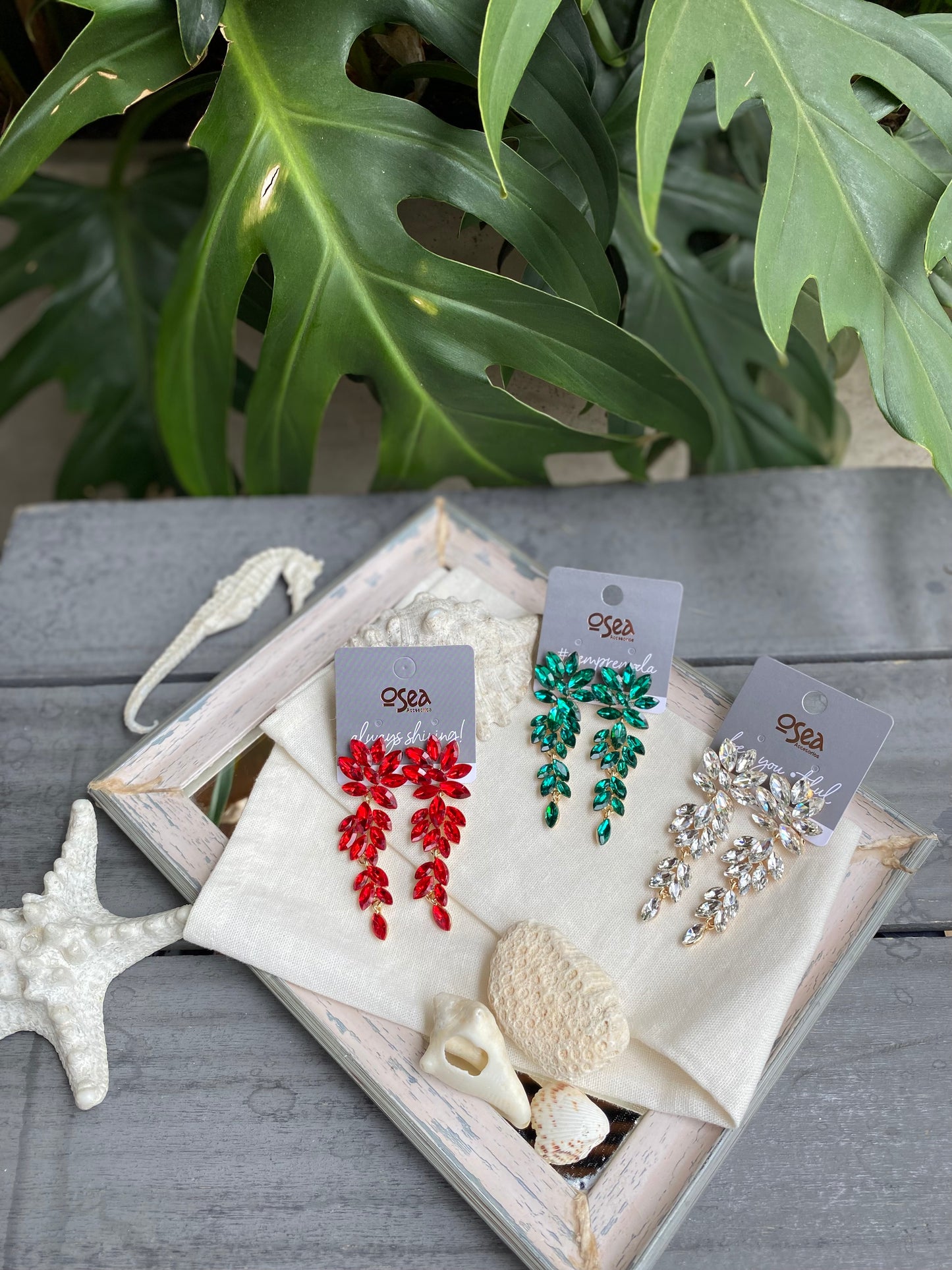 Aretes largos con piedras