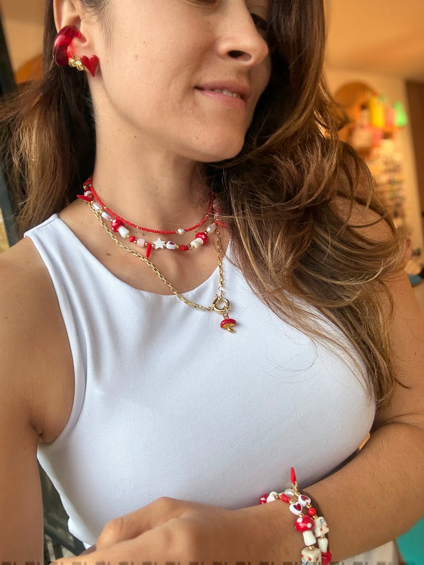 Collar corto hongos y corazones
