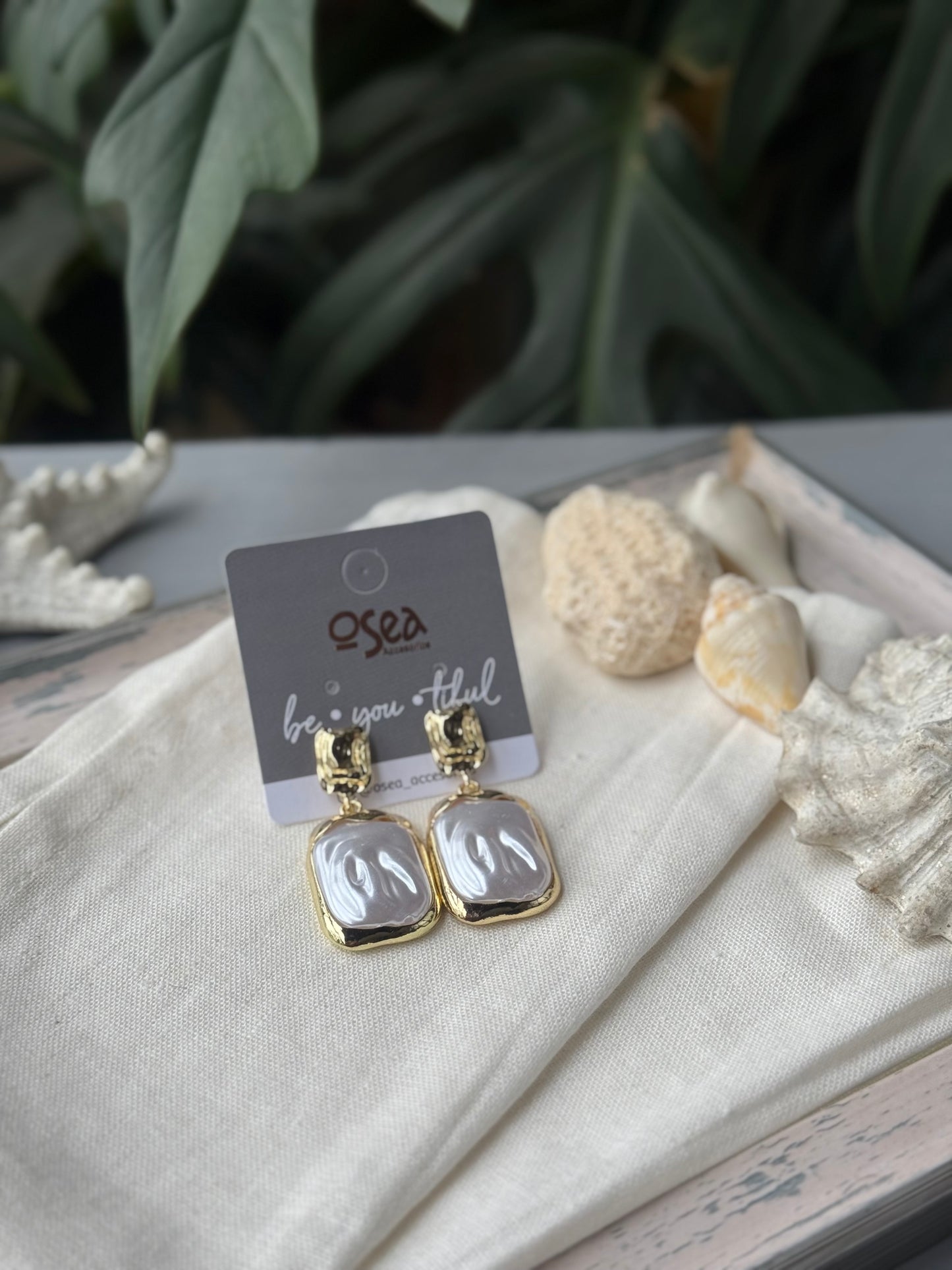Aretes perlados en oro golfied