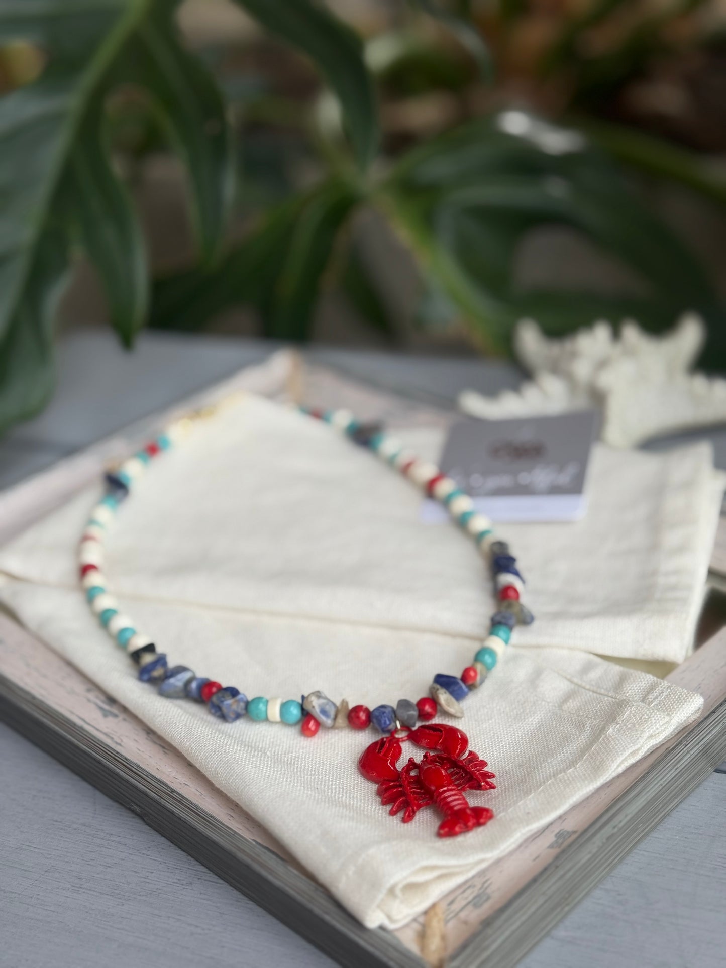 Collar piedras y langosta colores