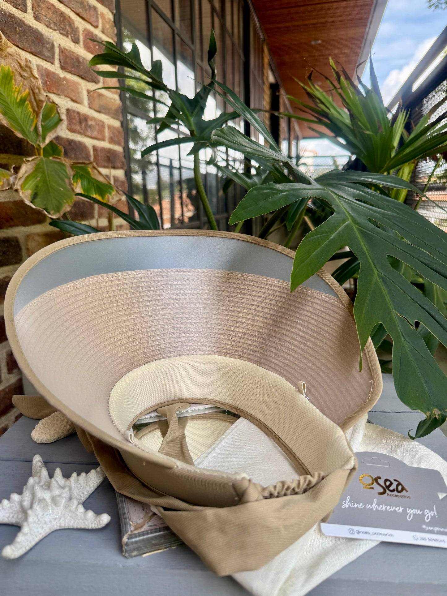 Visera ancha con vinilo
