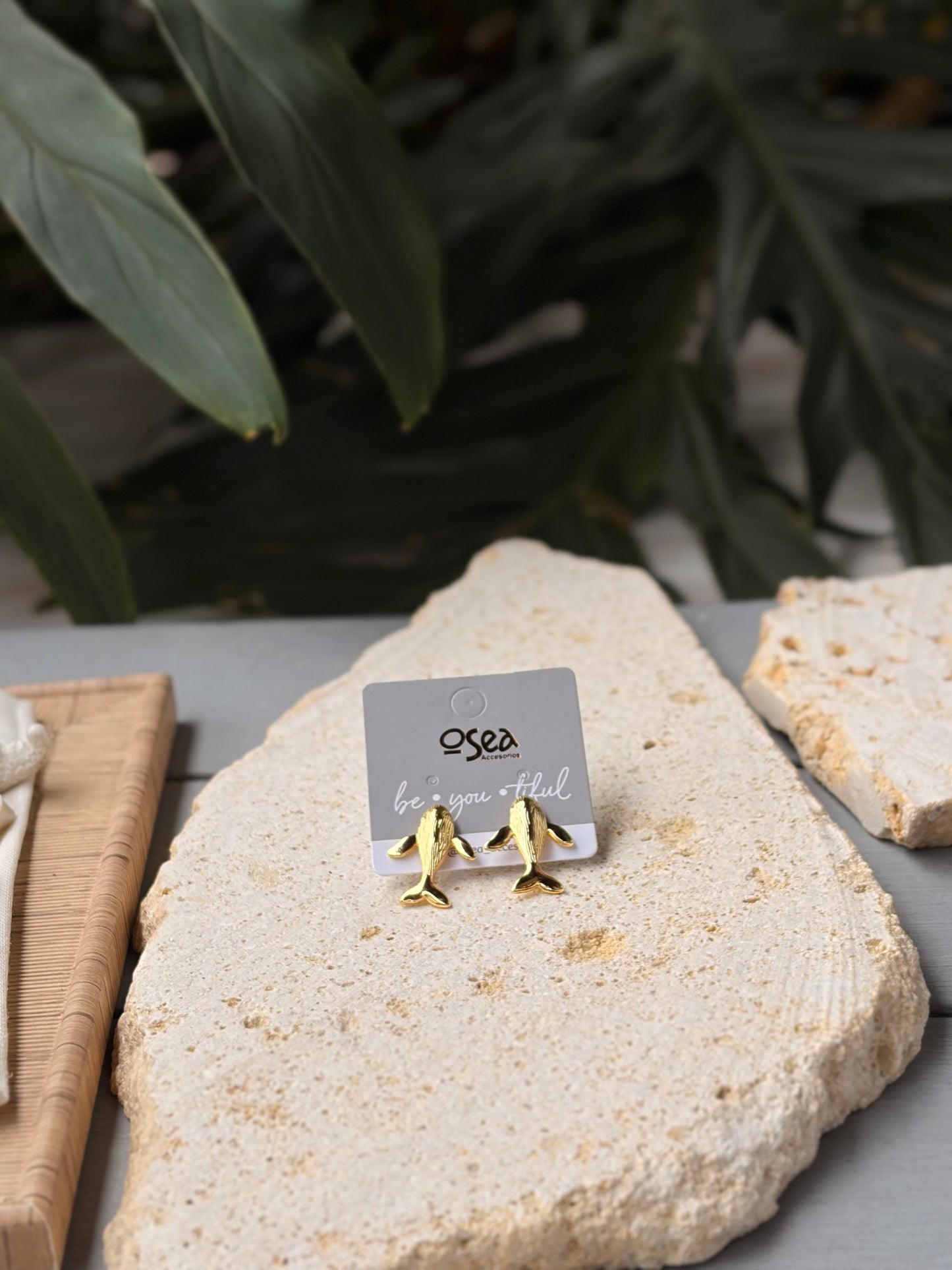 Topos ballena mediana con baño en oro 24k
