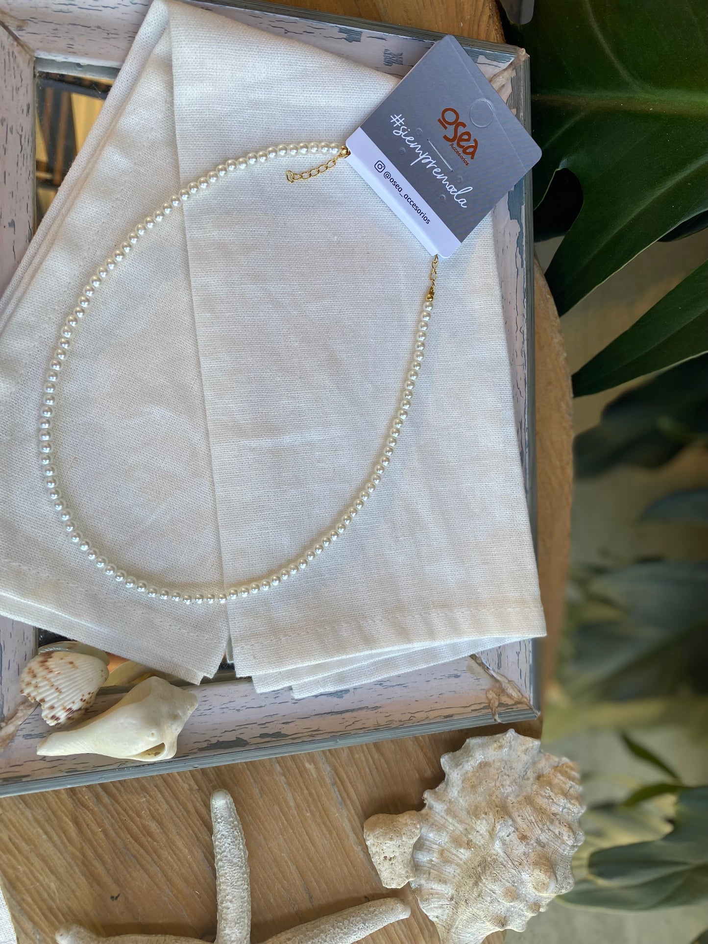 Collar tipo choker en perla plástica