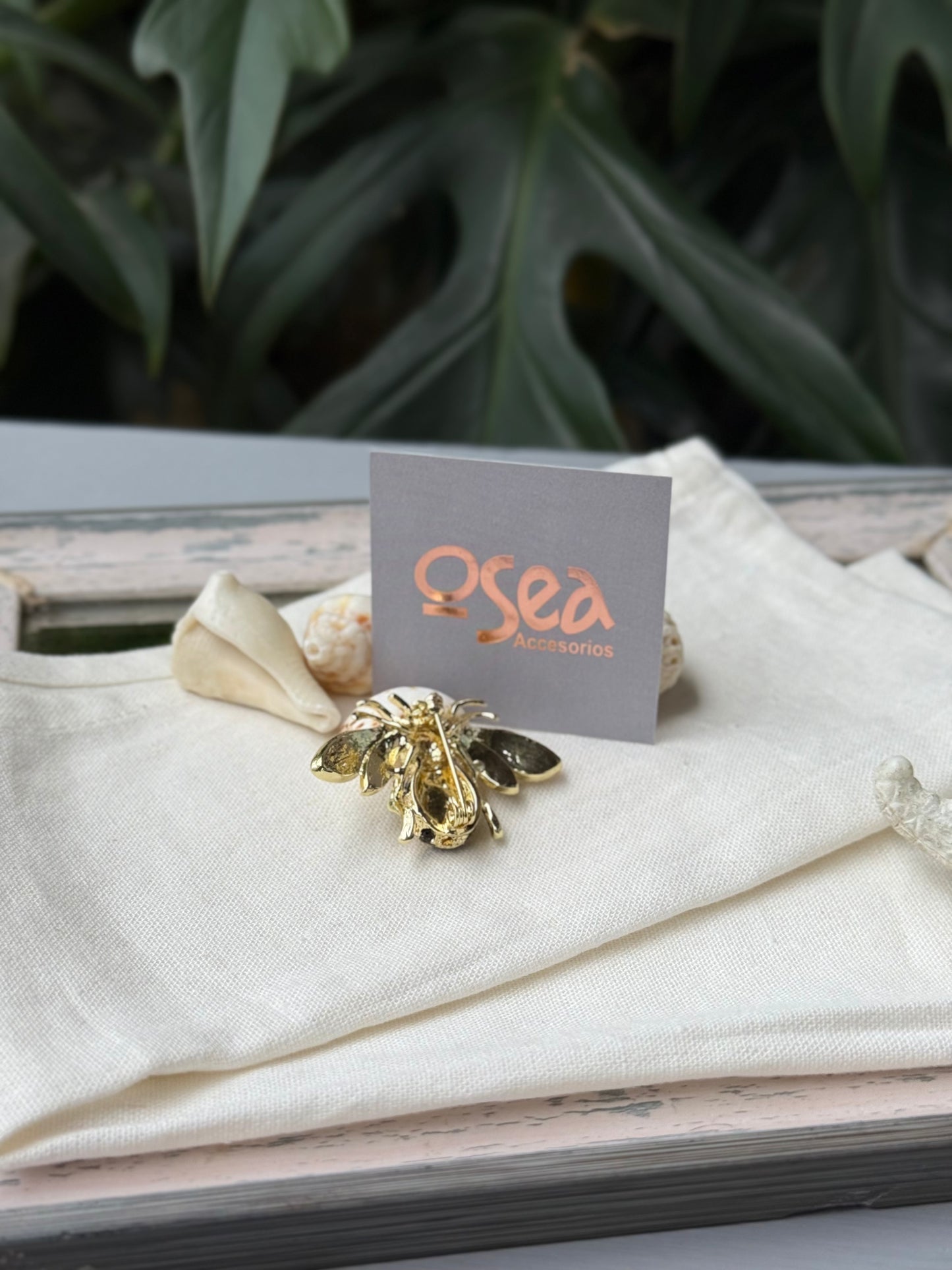 Prendedor abeja