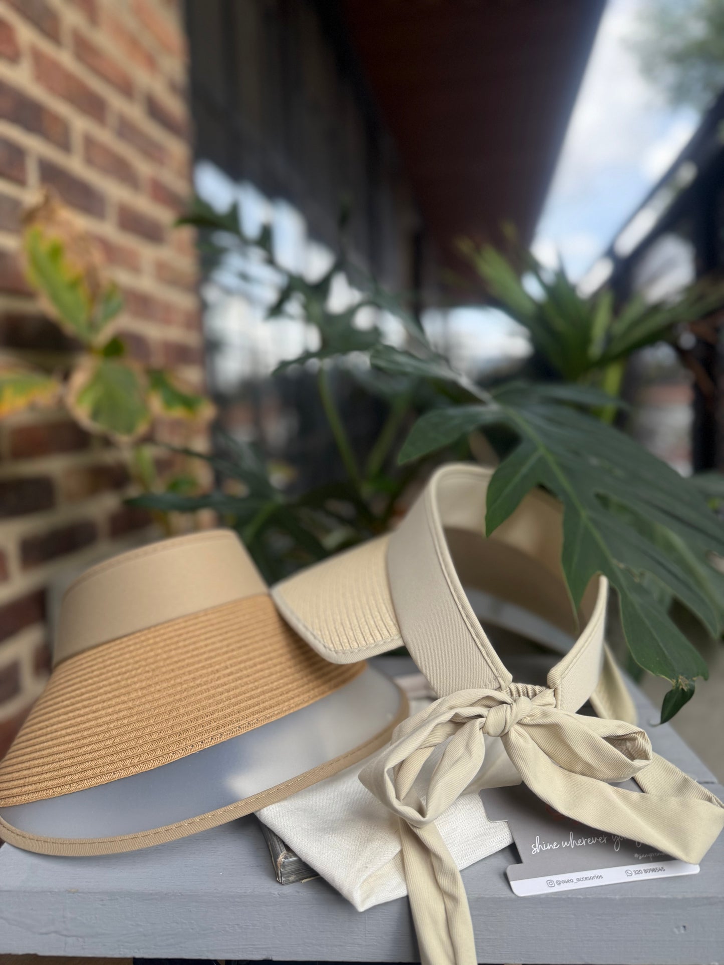 Visera ancha con vinilo