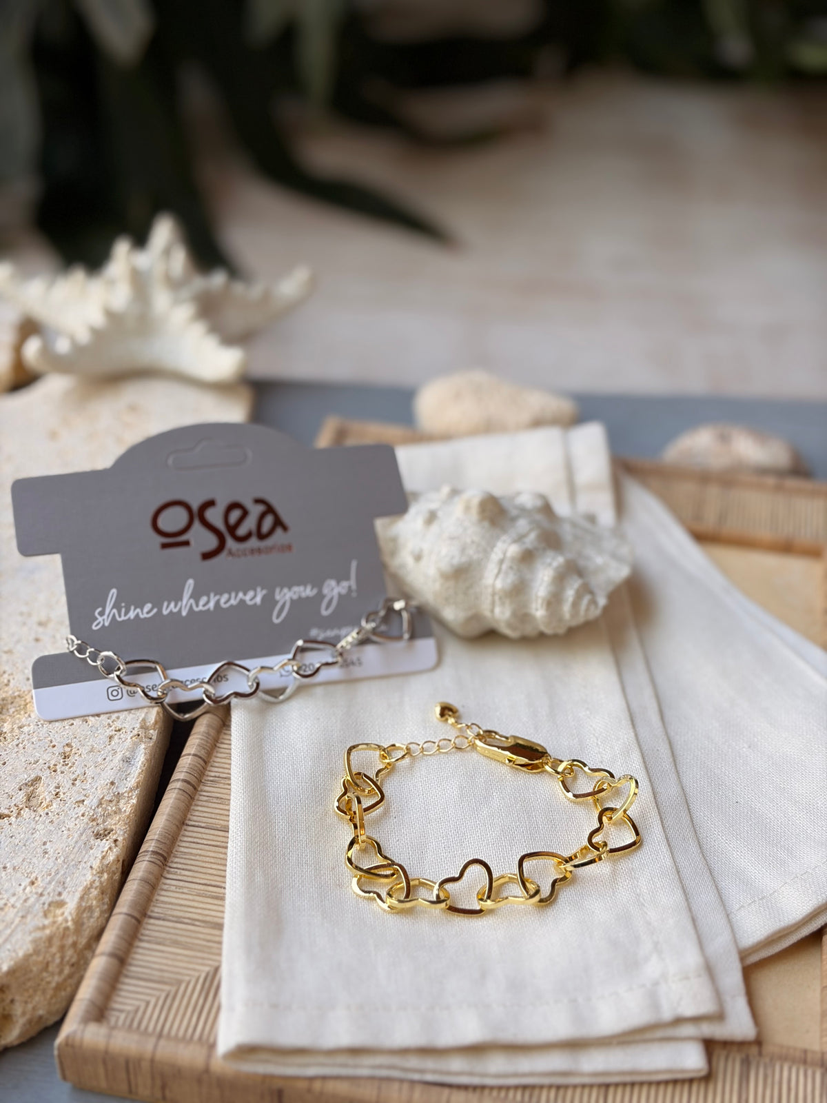 Pulsera rodinada corazones enlazados