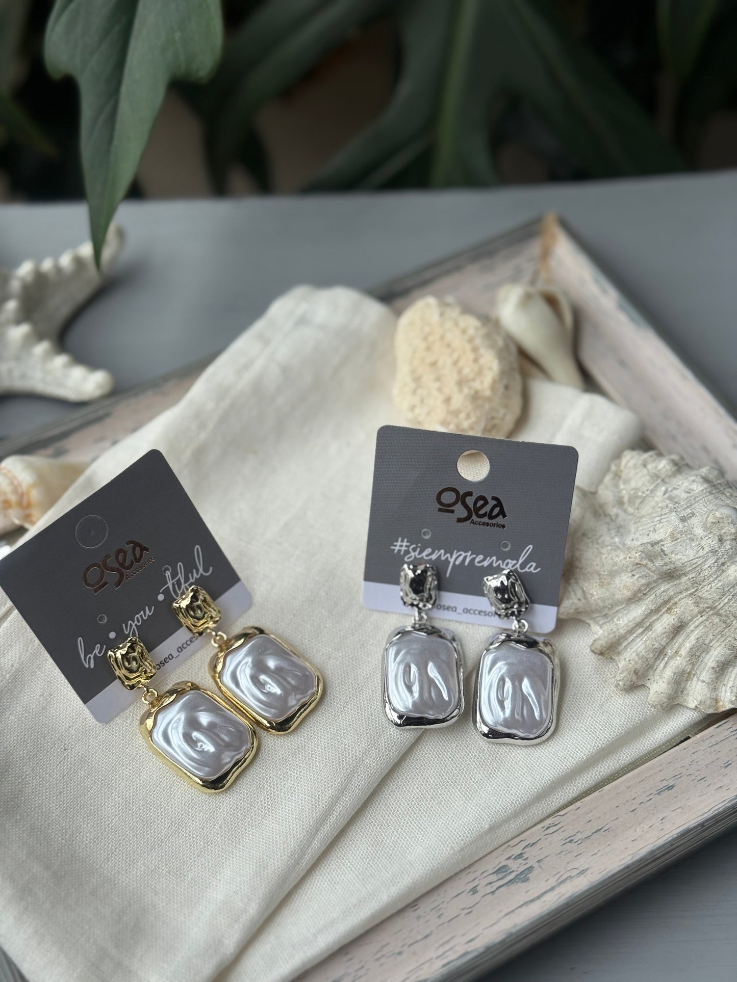Aretes perlados en oro golfied