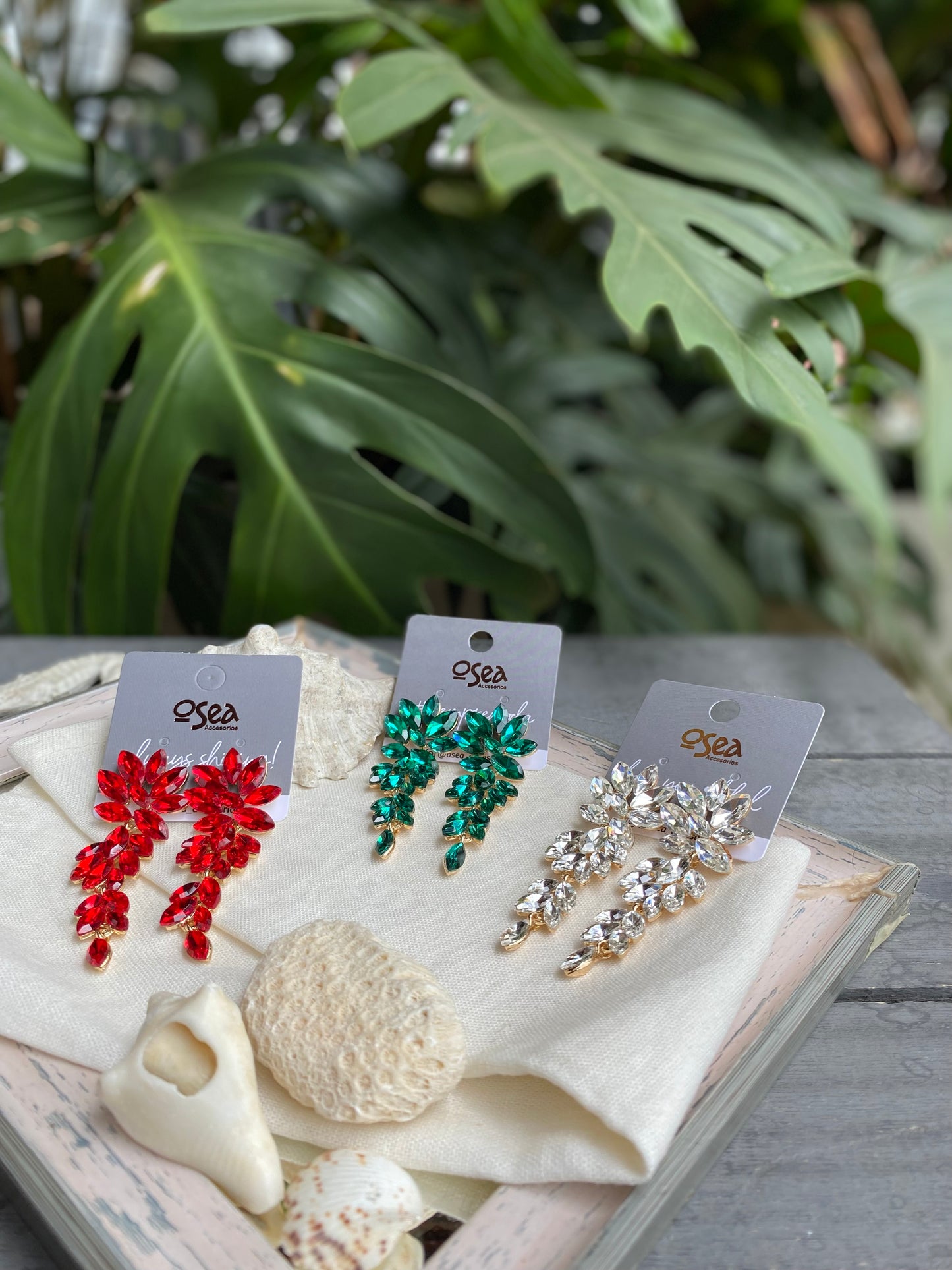 Aretes largos con piedras