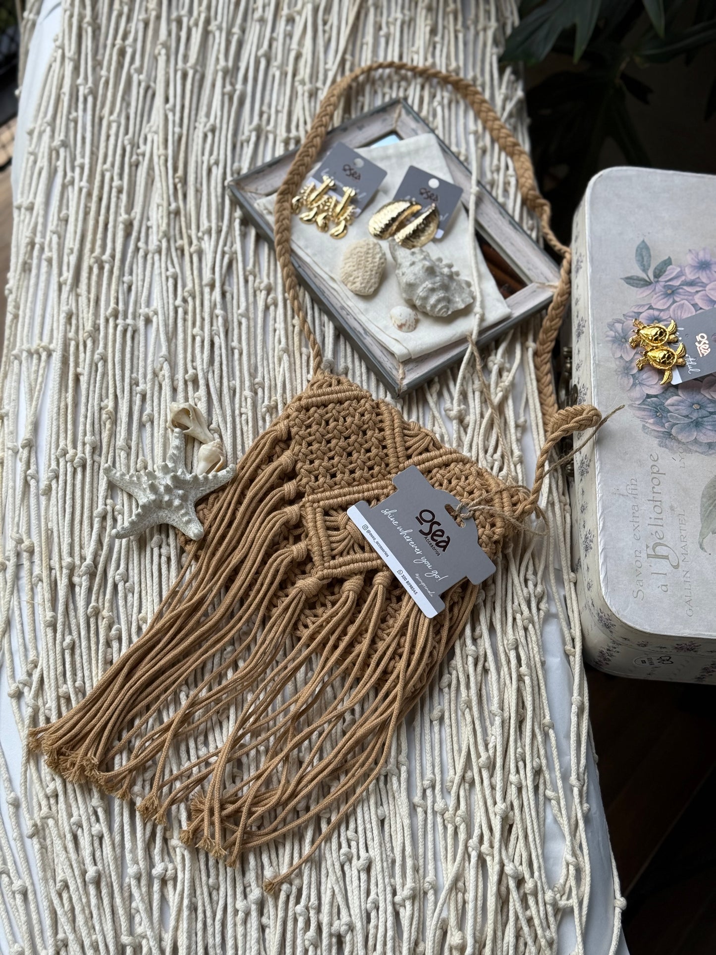 Bolso pequeño manos libres macramé