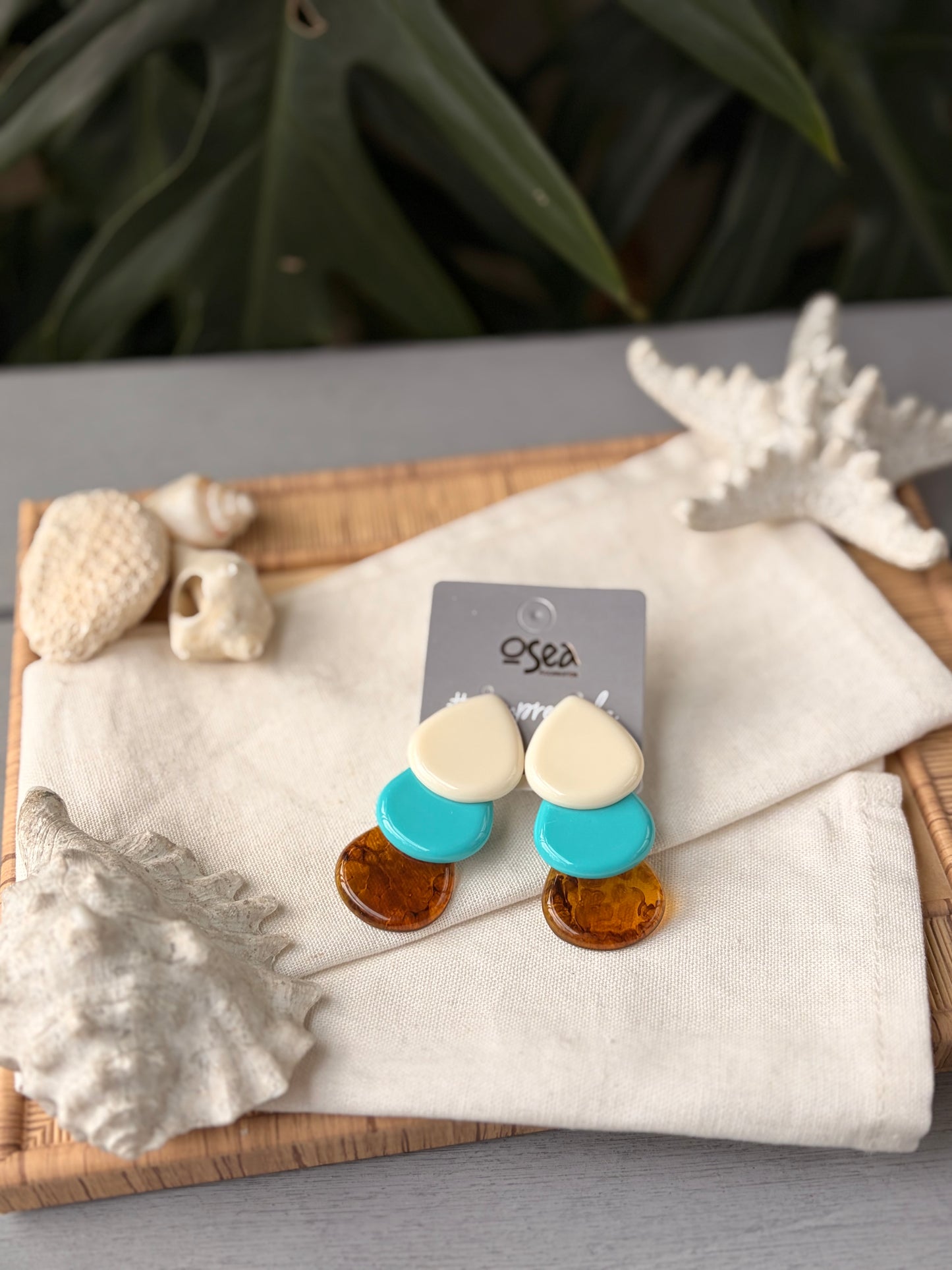 Aretes triple gota en resina