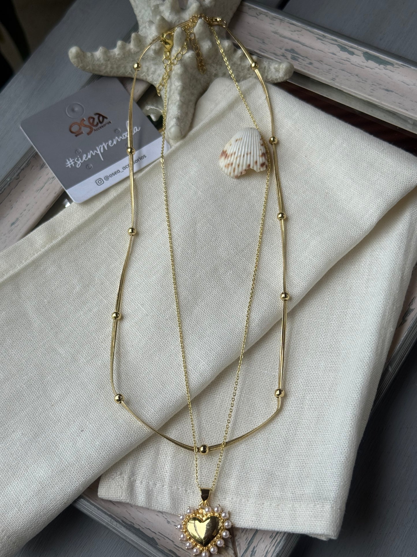 Cadena doble plana balines y dije corazón perlas