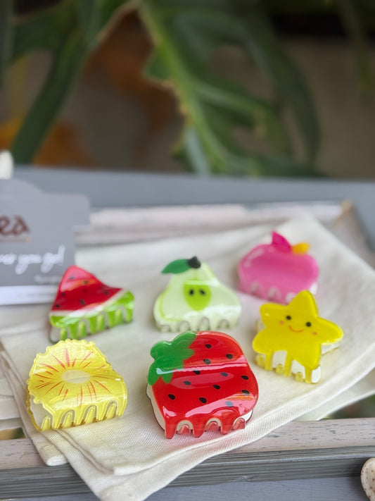 Caimán pequeño en pasta forma de frutas