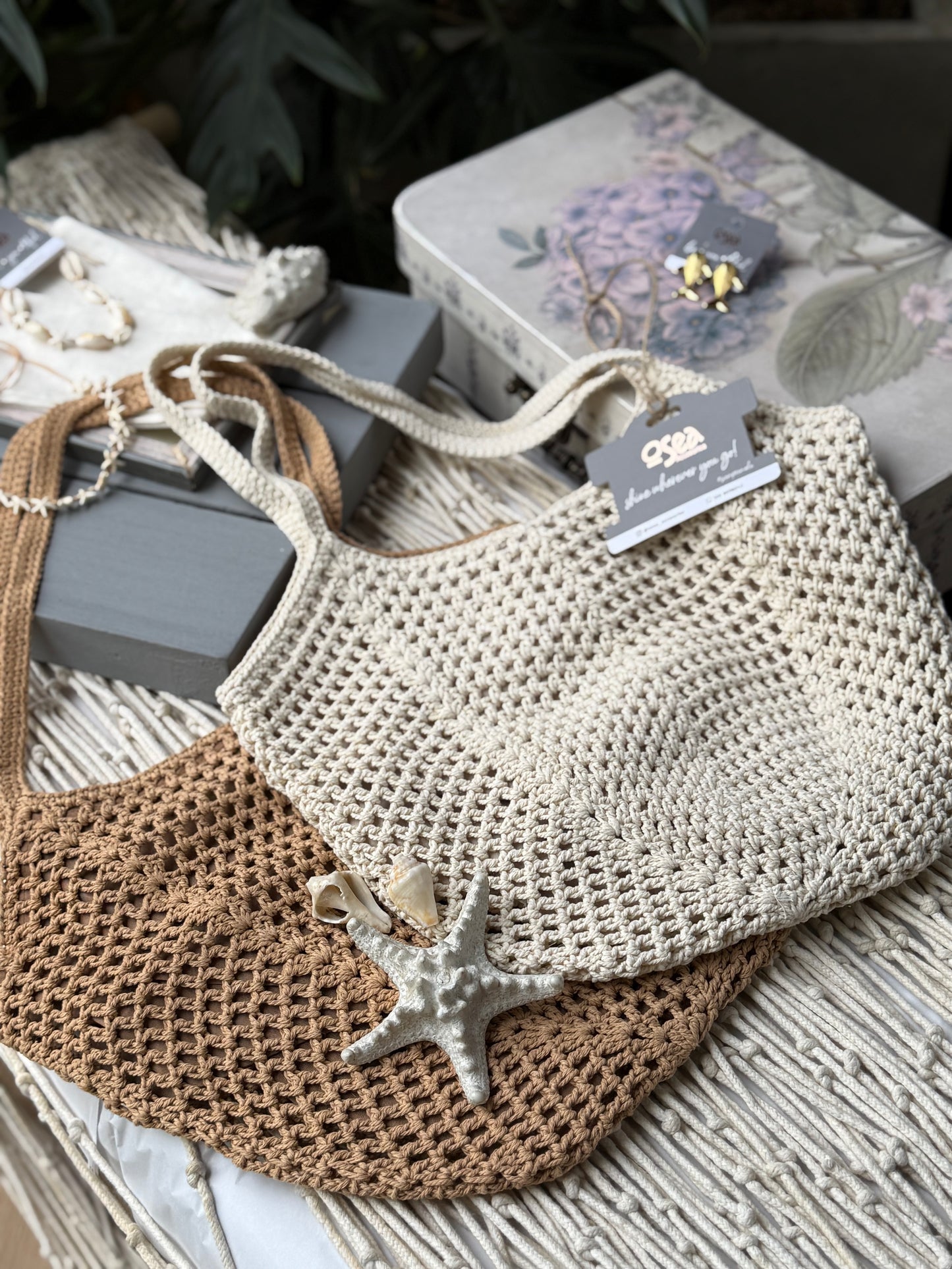 Bolso playero tejido en crochet