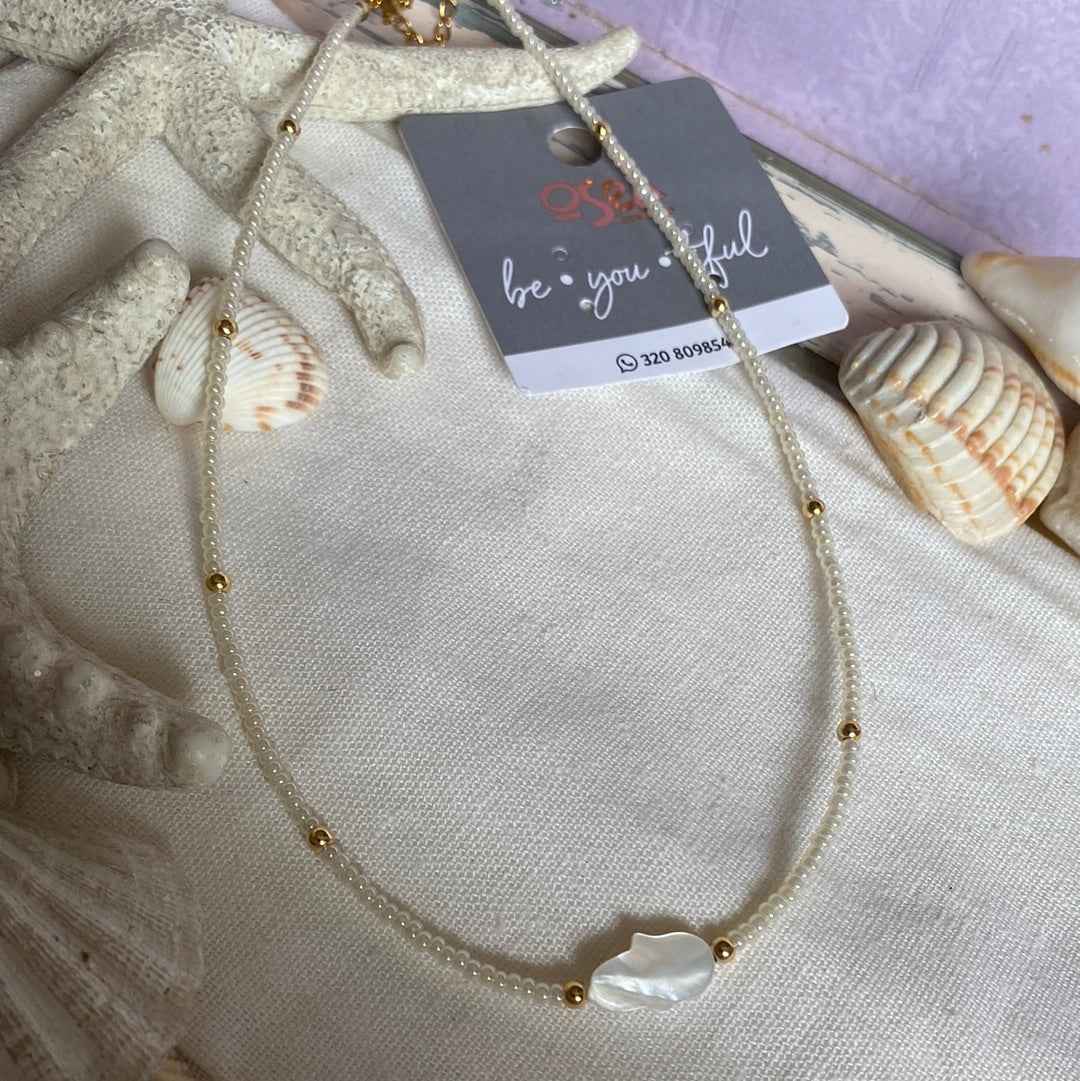 Choker mostacilla mano hamsa