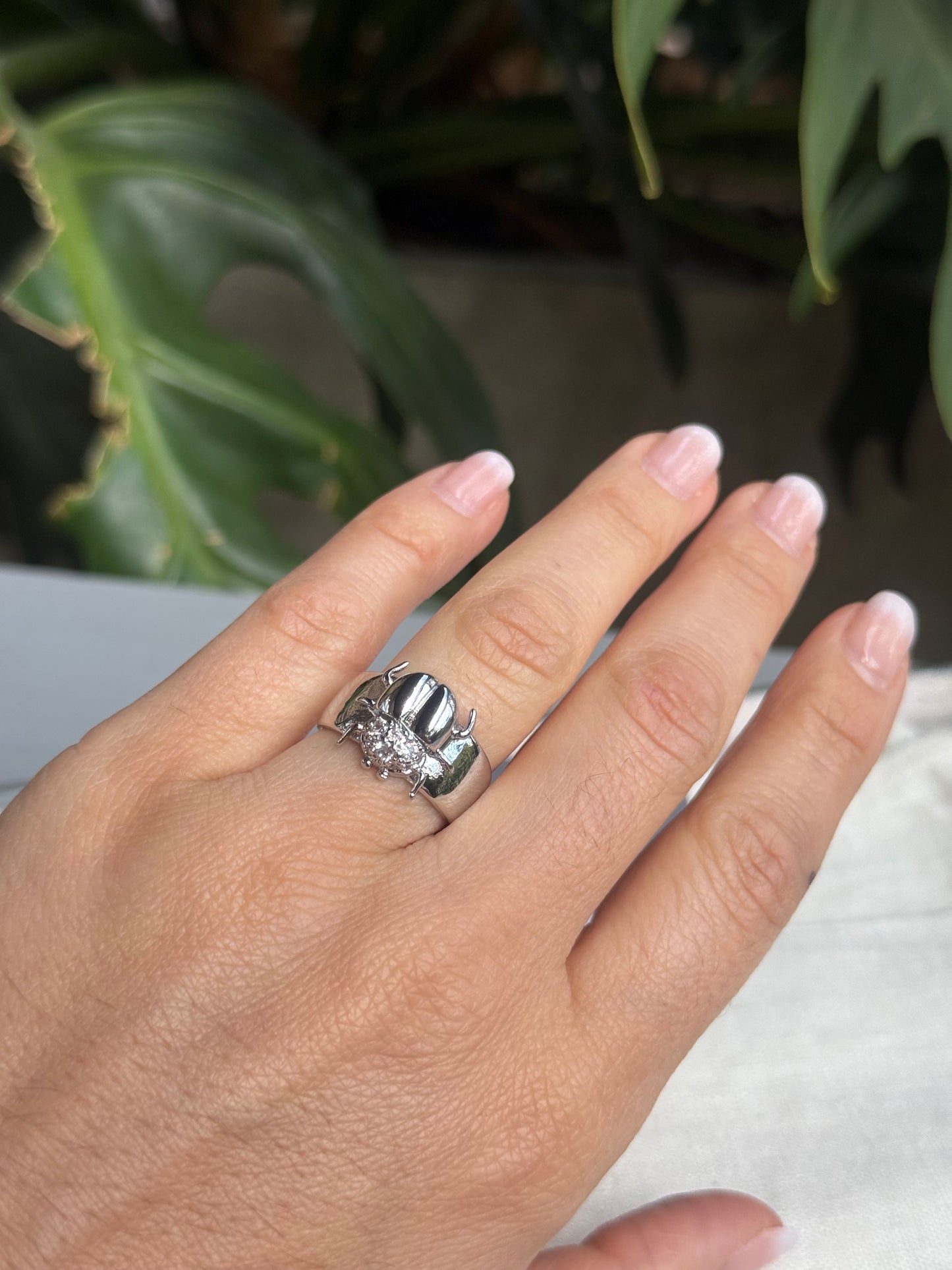 Anillo rodinado cucarrón