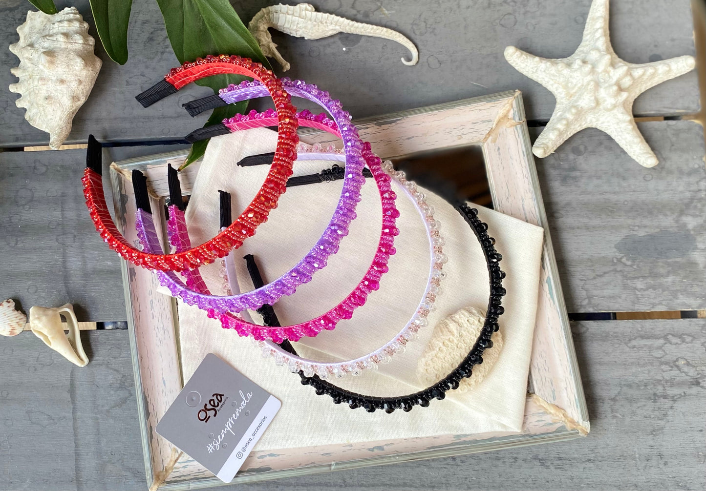 Diadema de piedras en fantasía