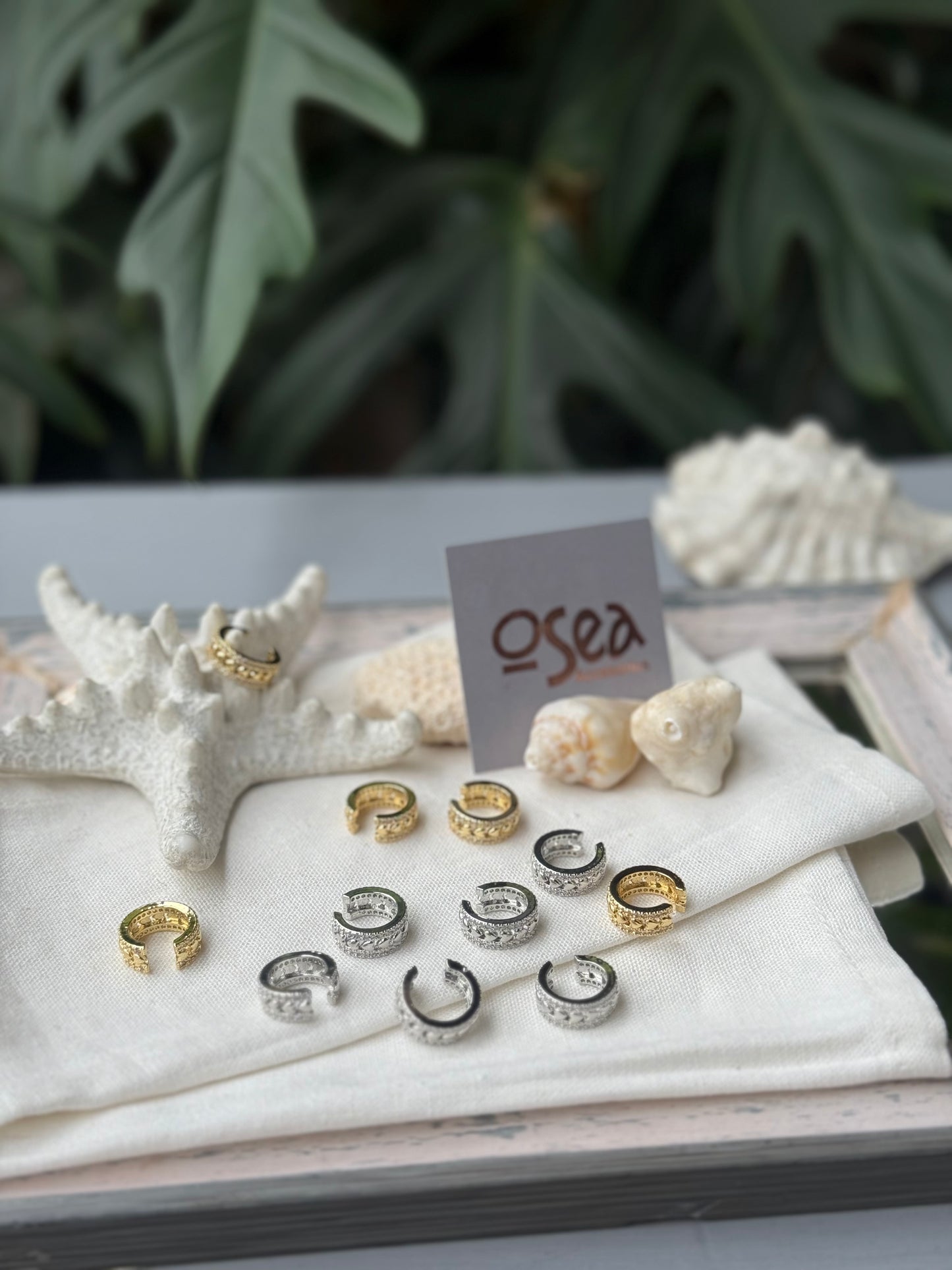 Earcuff corazones y piedras laterales
