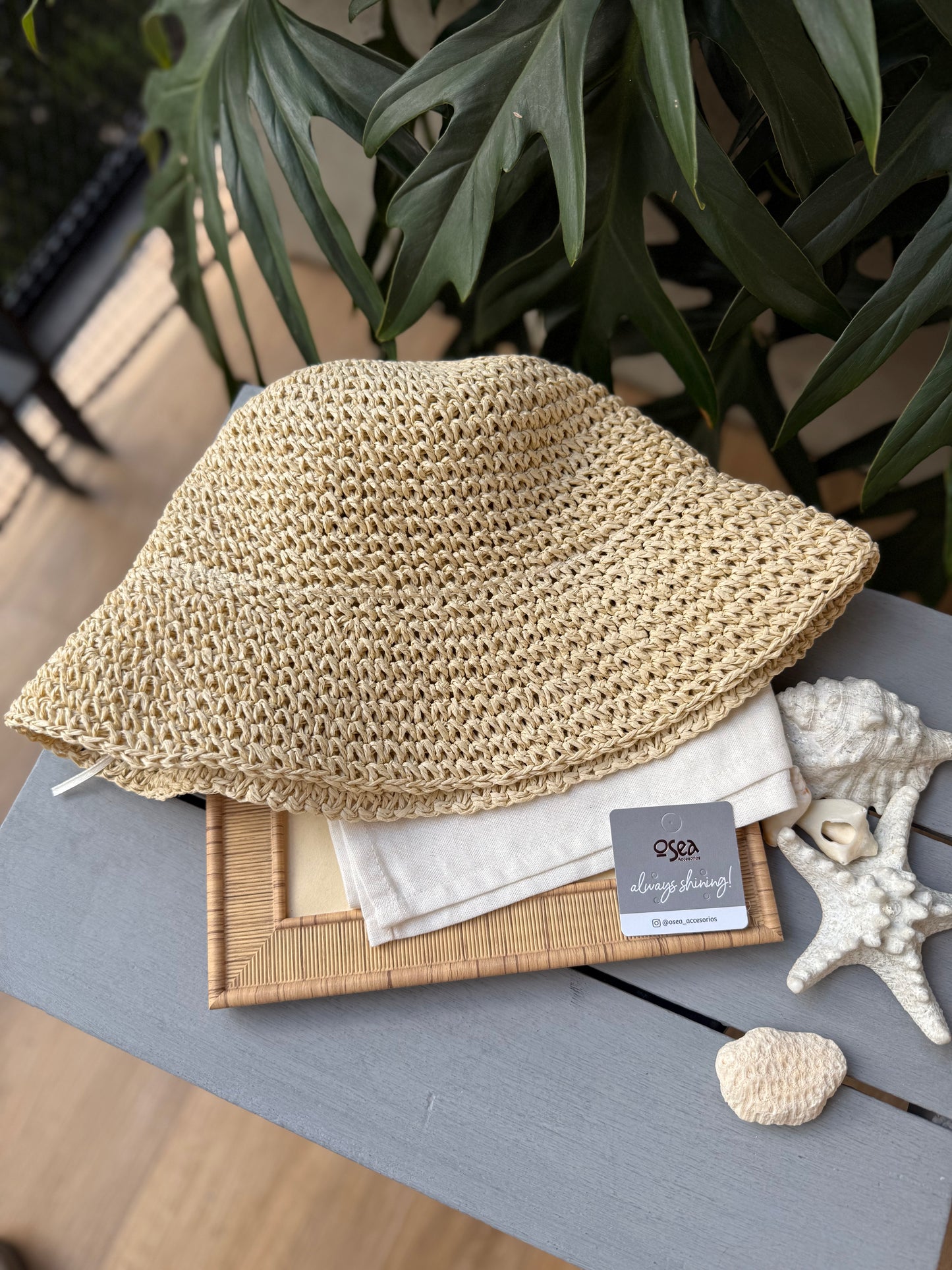 Sombrero o gorro tipo bucket hat en fique