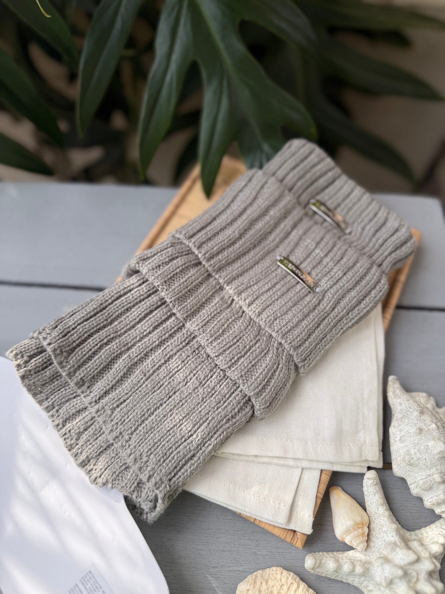 Medias acanaladas con placa