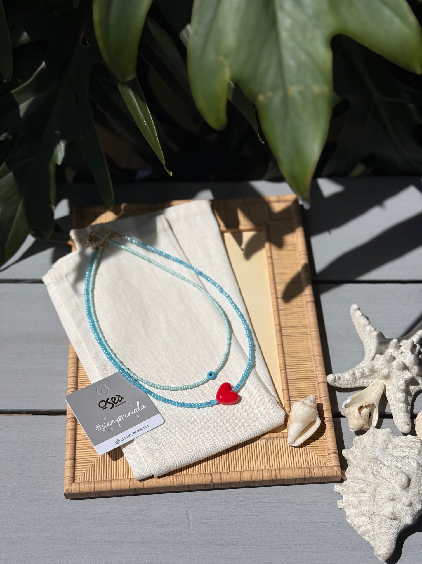 Collar doble mostacillas dije corazón rojo