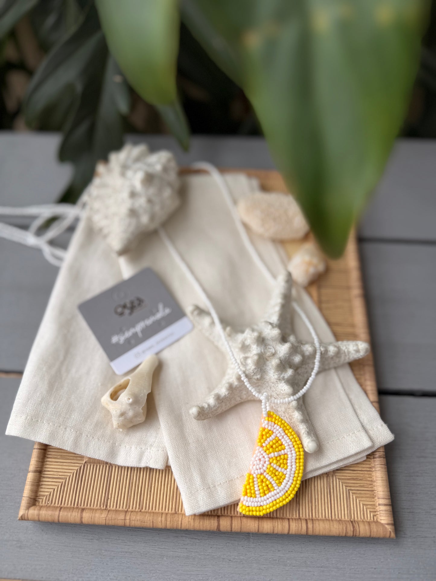 Collar lima limón mostacilla.