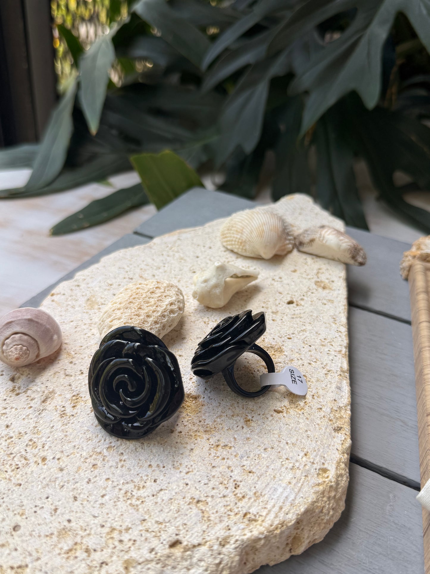 Anillo rosa negro