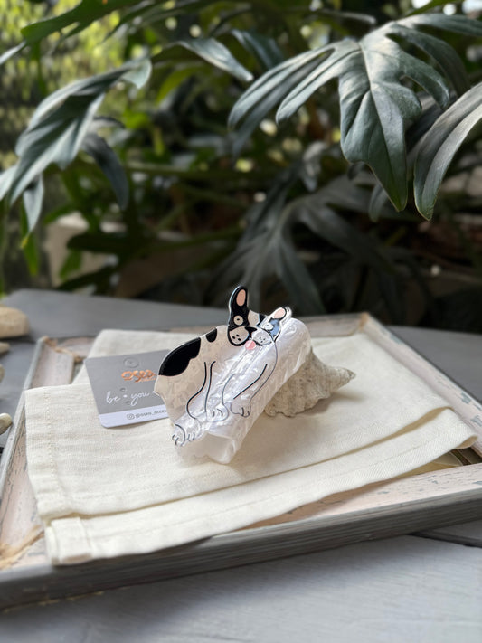 caimán nácar forma de perro pug hairclip