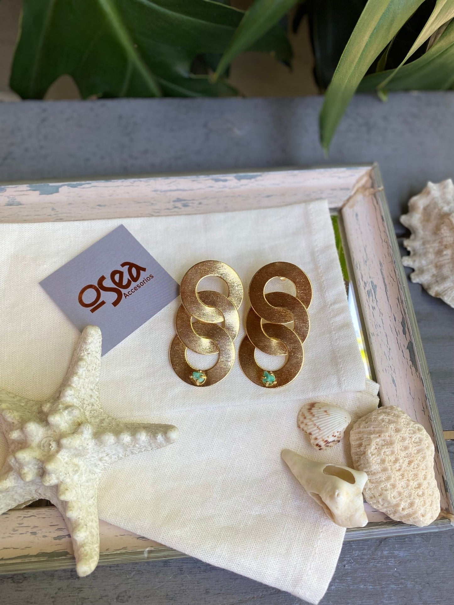 Aretes en bronce triple aro con murralla de esmeralda - Osea accesorios