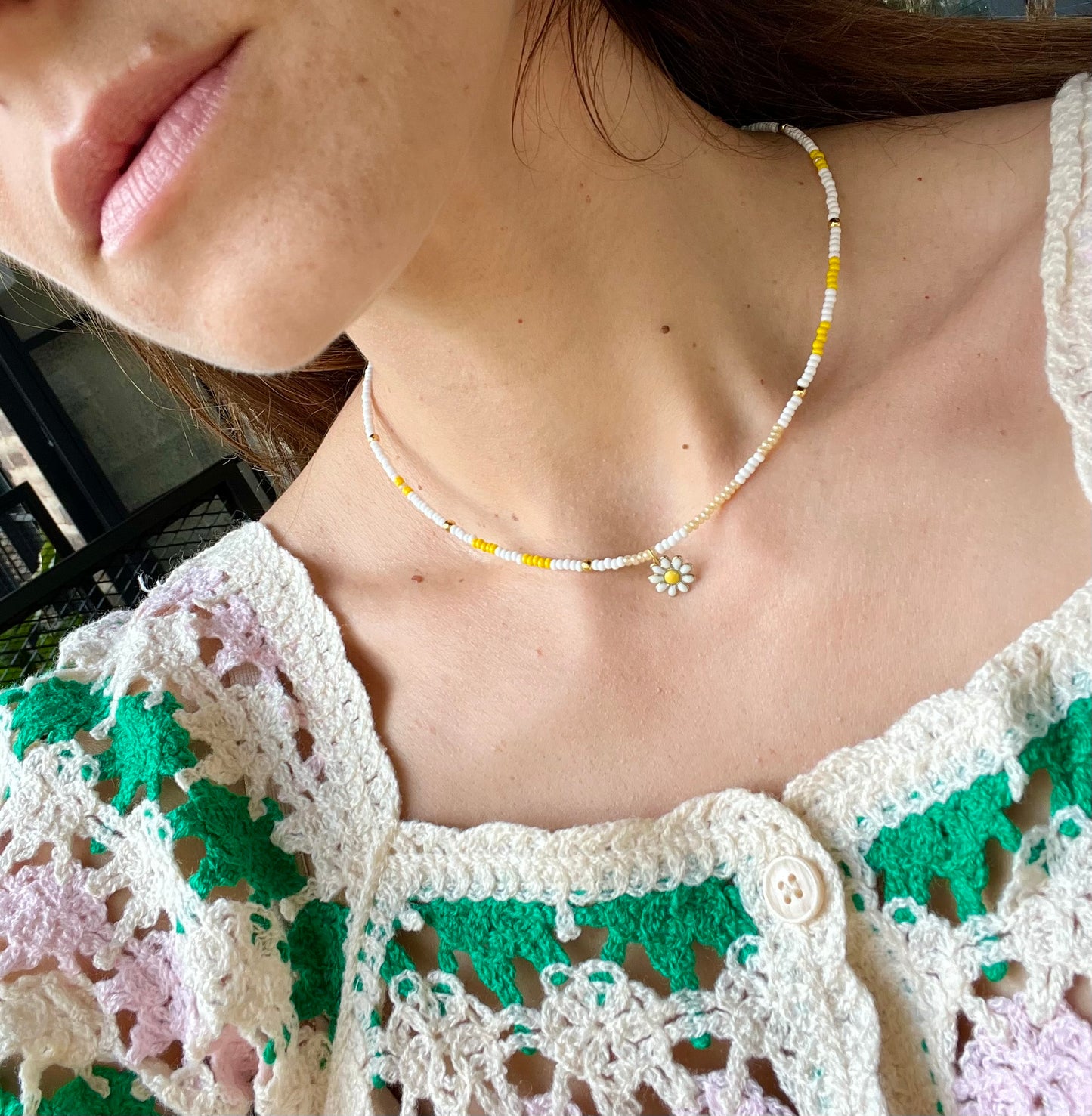 Choker en mostacilla checa y dije en Margarita en oro golfied