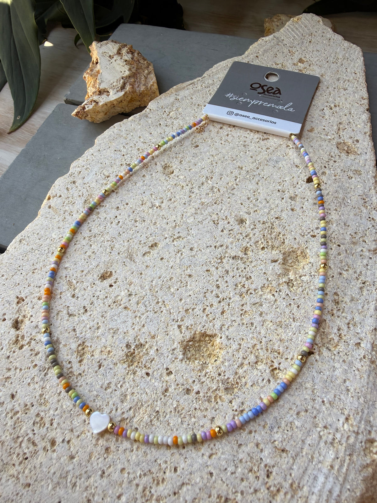 Choker mostacilla corazón nacar