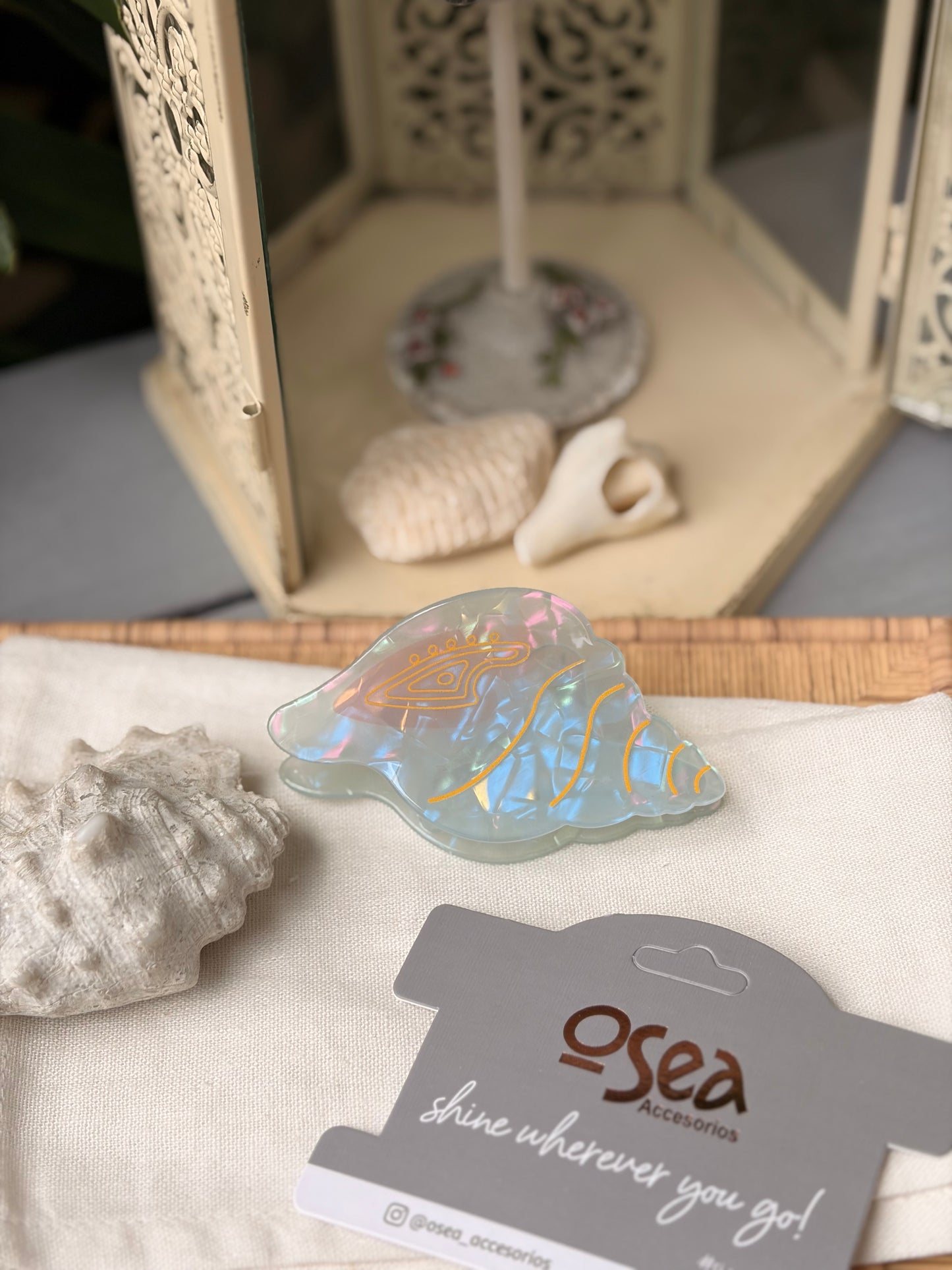 Caimán colores pastel