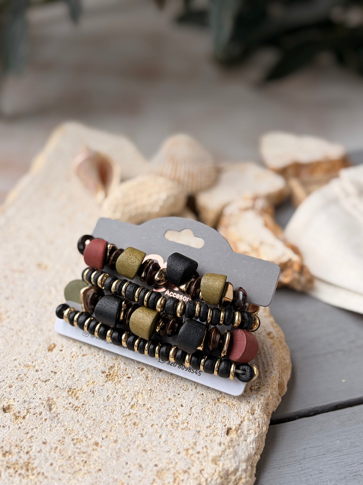 Set pulseras resortadas en madera x 4