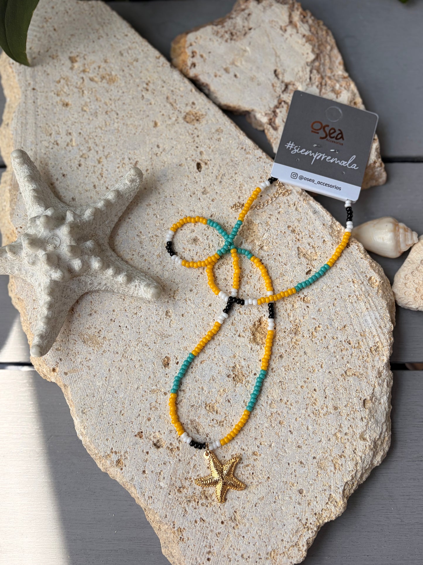 Collar mostacilla dije playero con baño en oro 24k