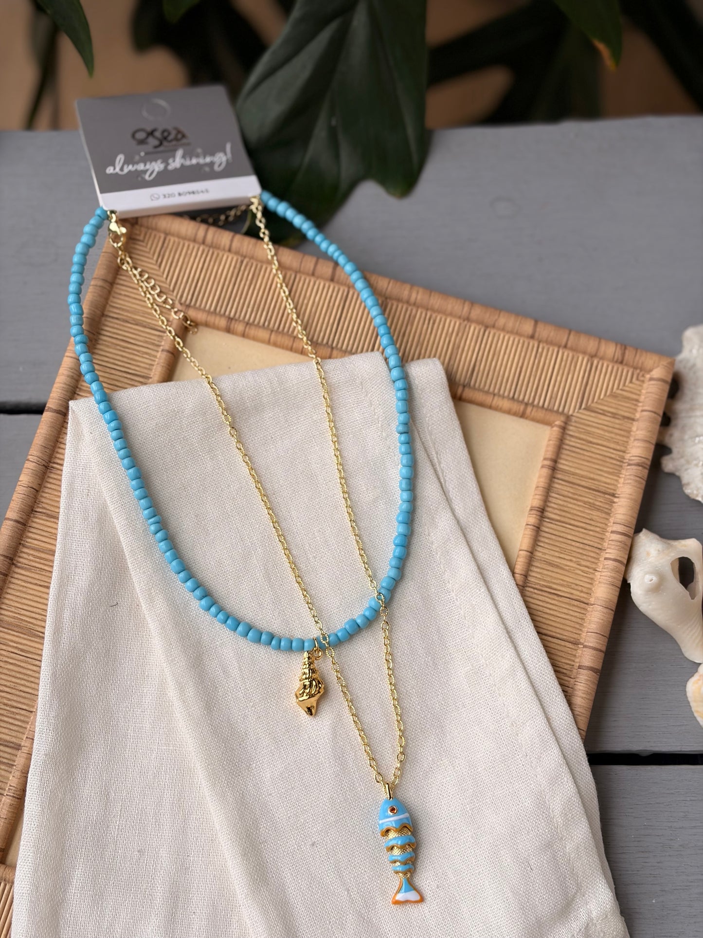 Collar doble cadena rodinada dije pez azul turquesa