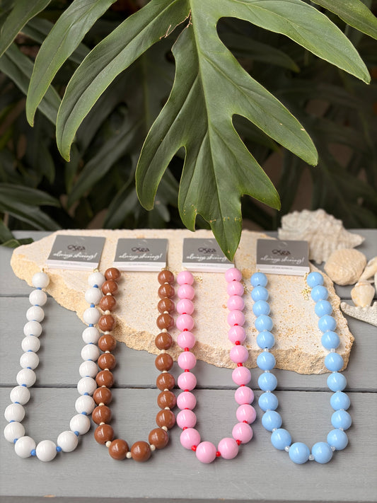 Collar de bolas y mostacillas colores