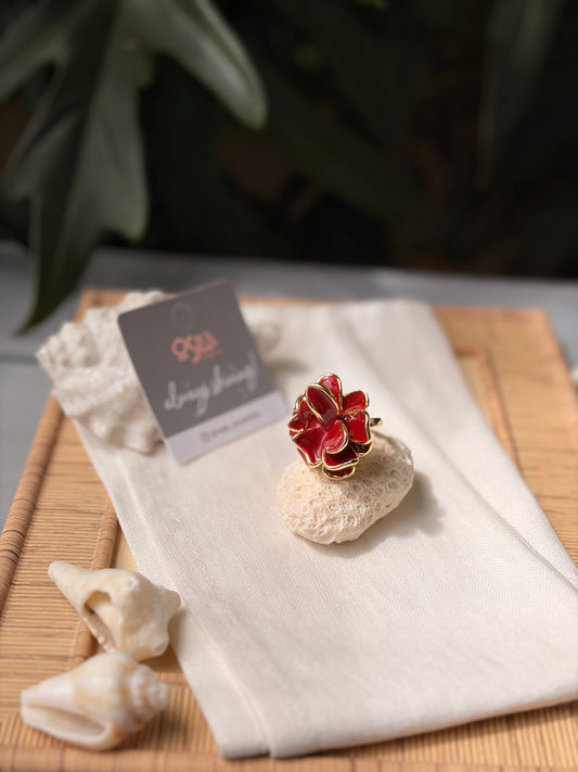 Anillo rodinado flor esmaltado vinotinto