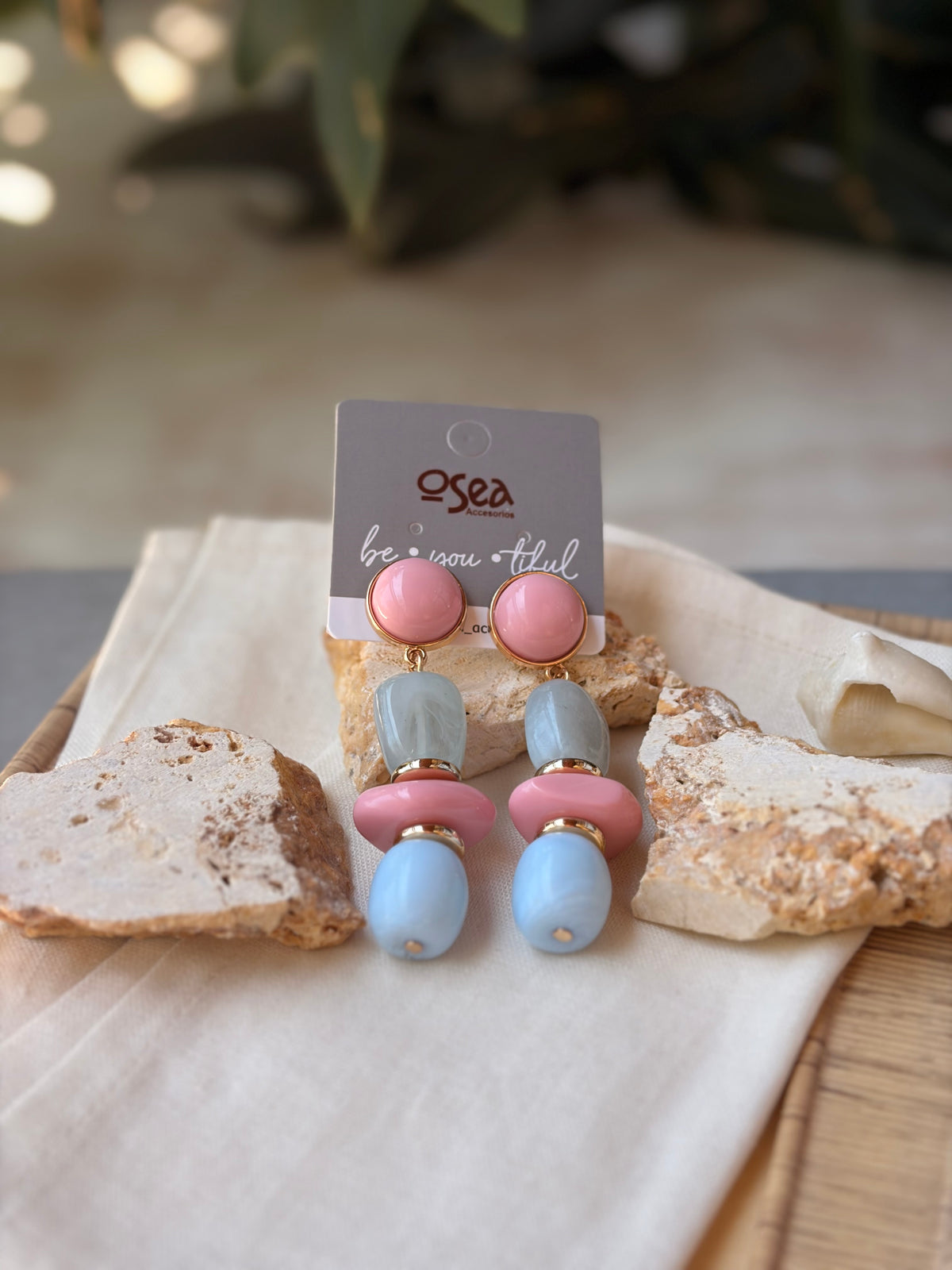 Aretes largos en resina colores pastel