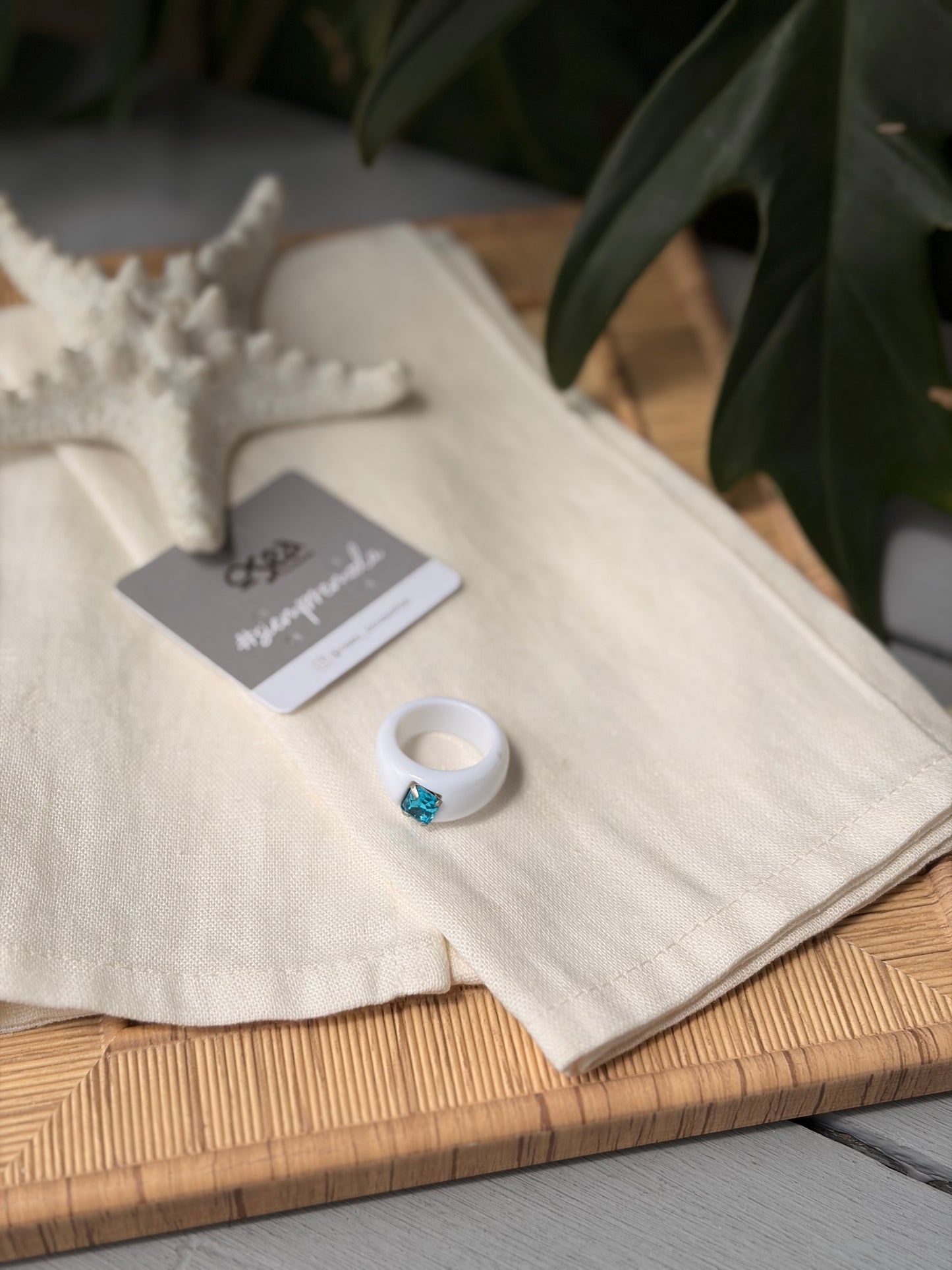 Anillo resina con piedra