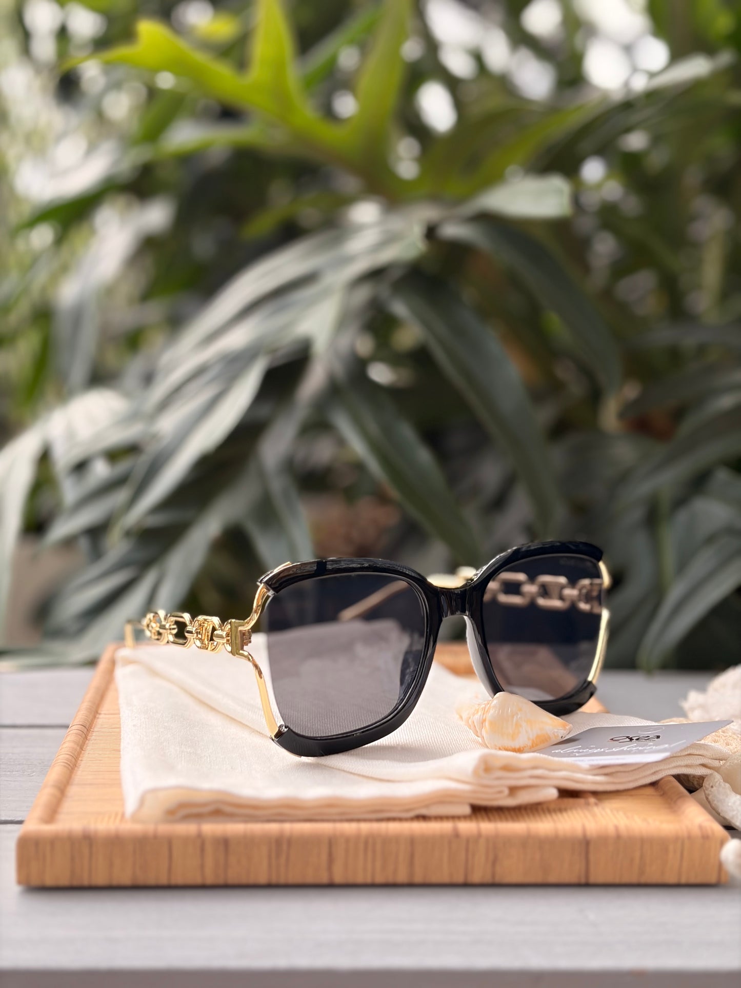 gafas de sol con pata tipo cadena