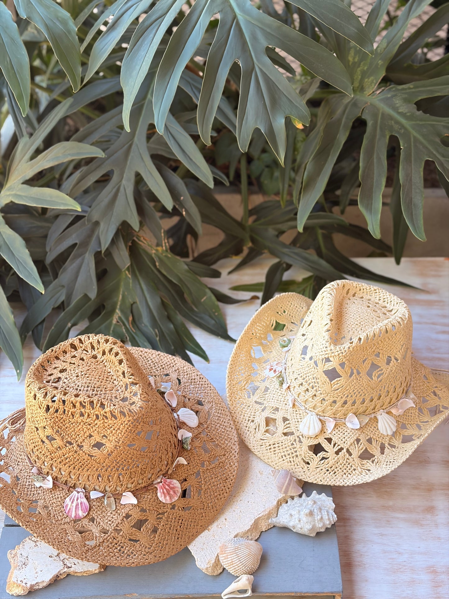 Sombrero tipo vaquero macramé dijes de mar