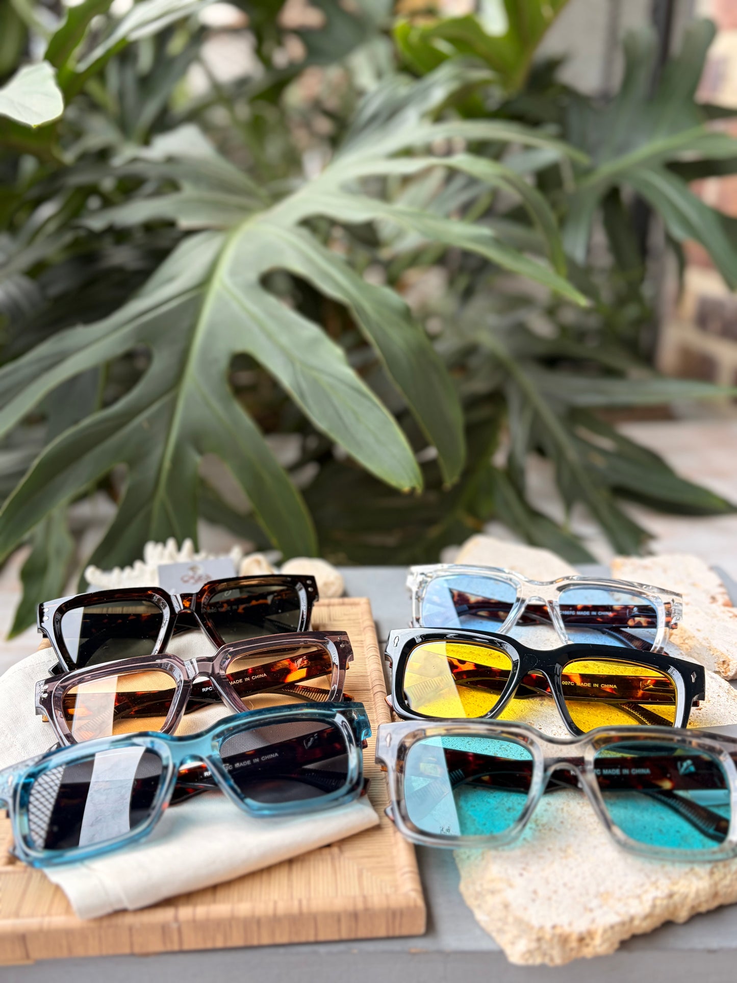 Gafas de sol en pasta lente colores