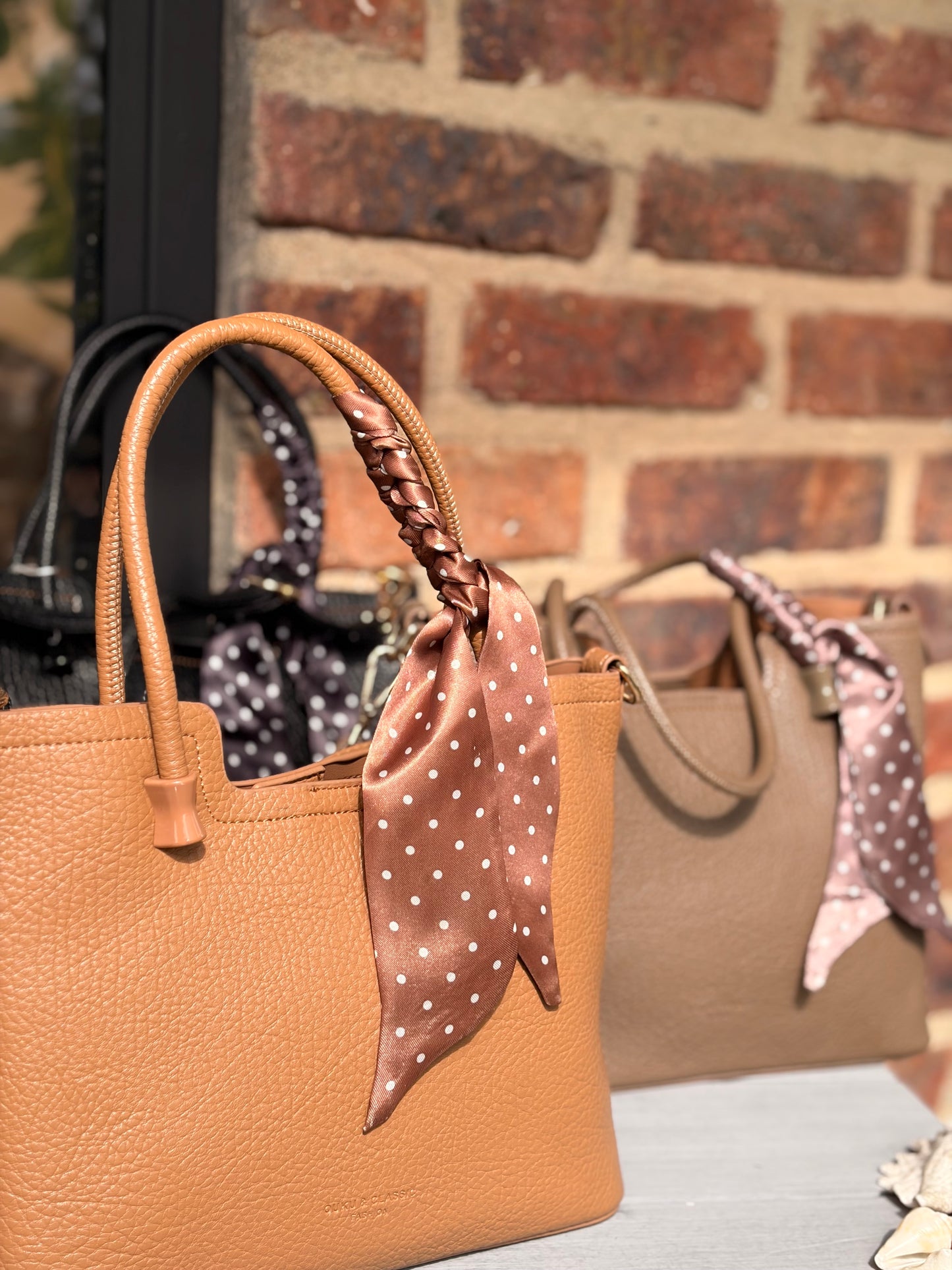 Bolso manos libres con pañoleta