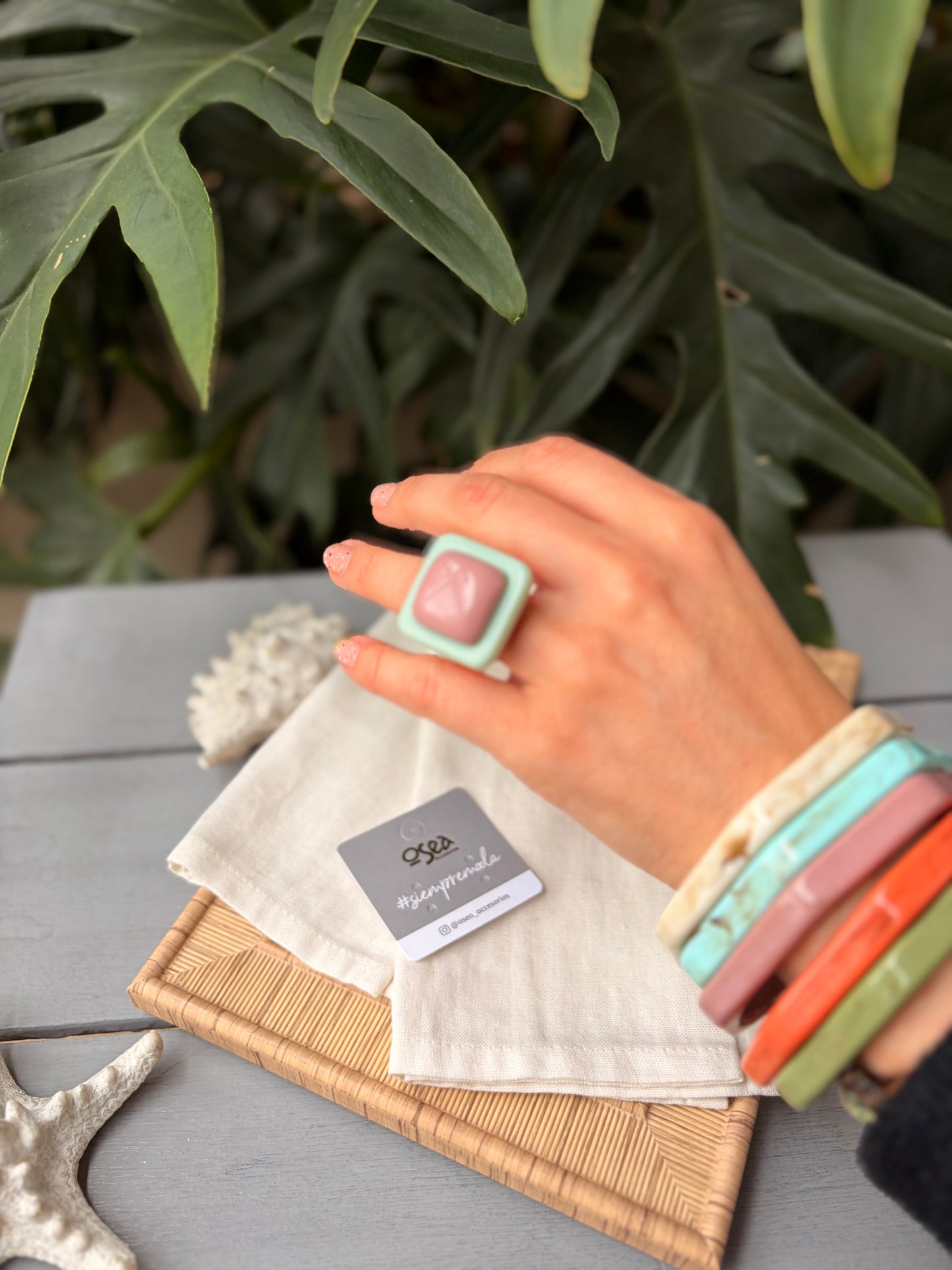 Pulsera tipo rombo en resina