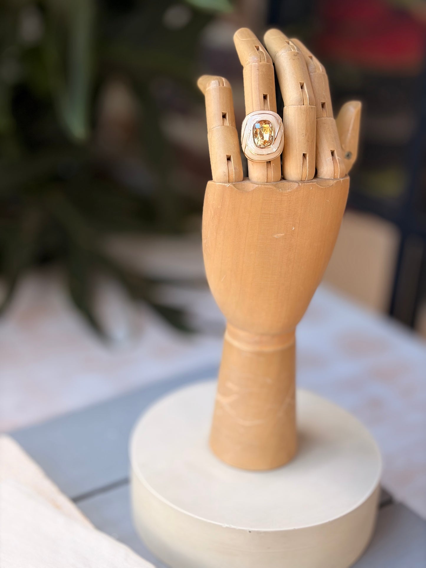 Anillo rodinado nacarado piedra efecto murano