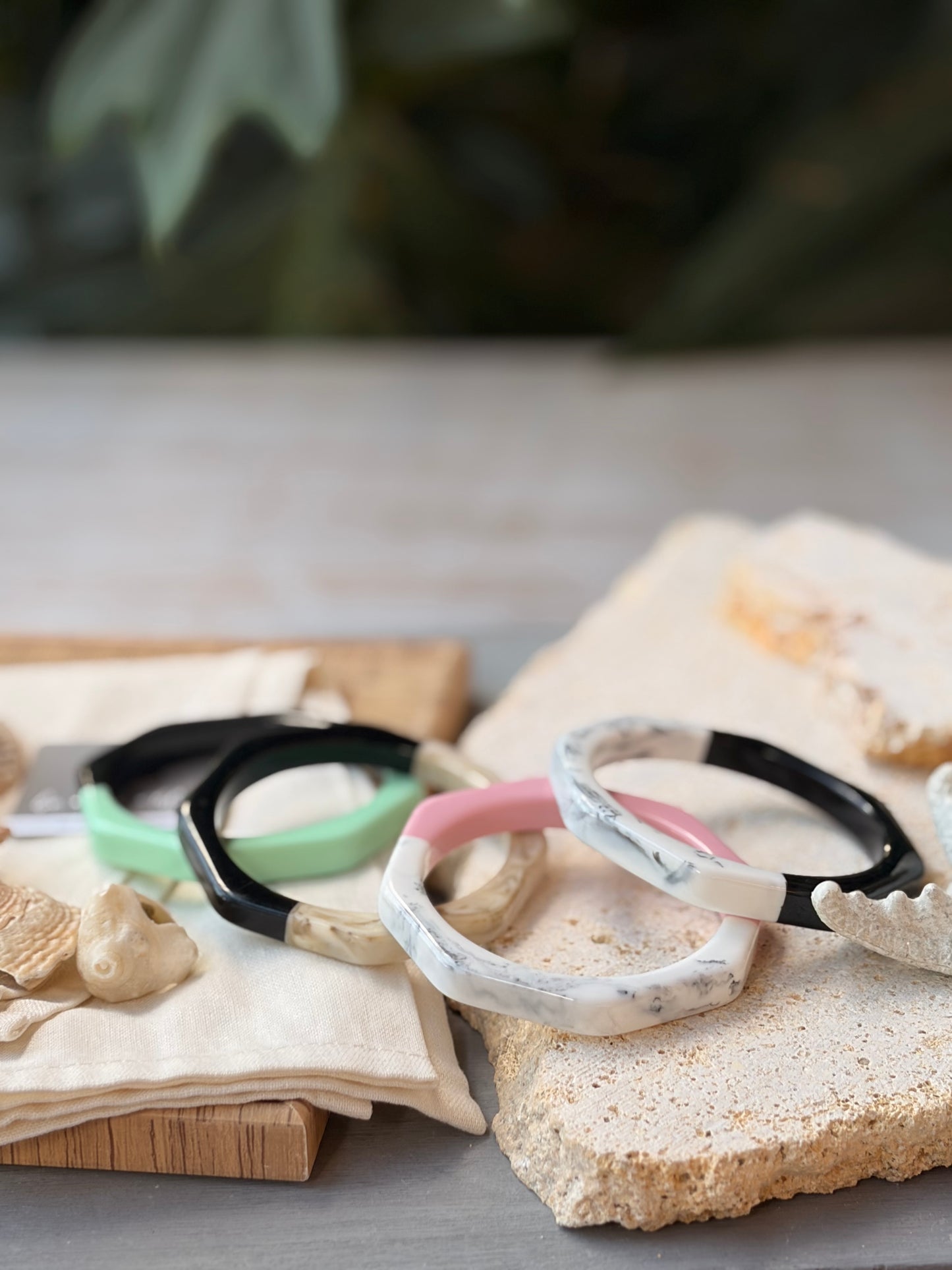 Pulsera hexagonal resina bicolor