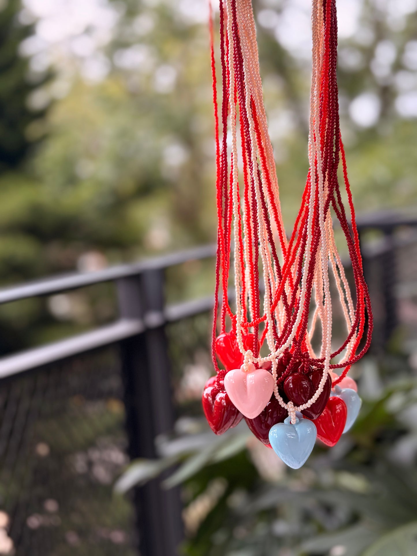Collar largo en mostacilla dije corazón