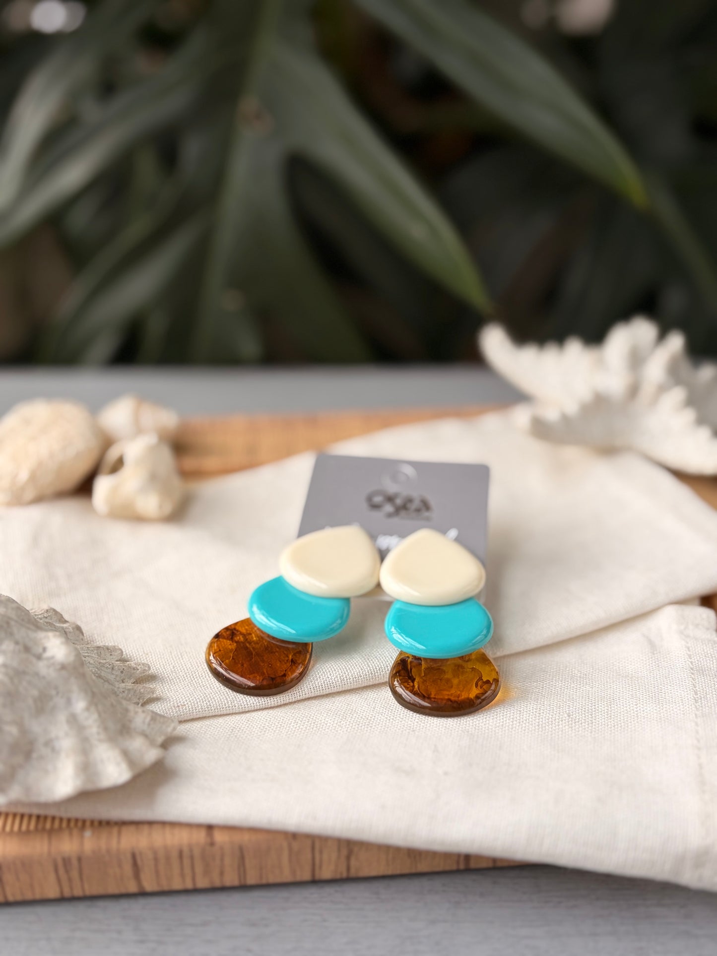 Aretes triple gota en resina