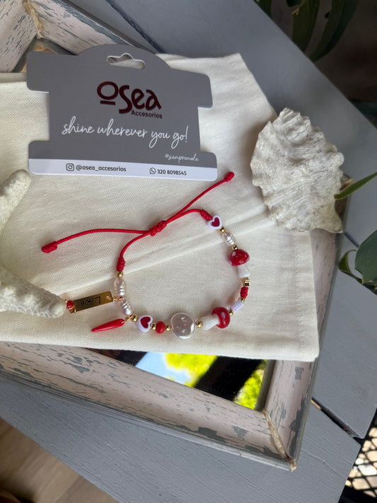 Pulsera en hilo hongos y corazones