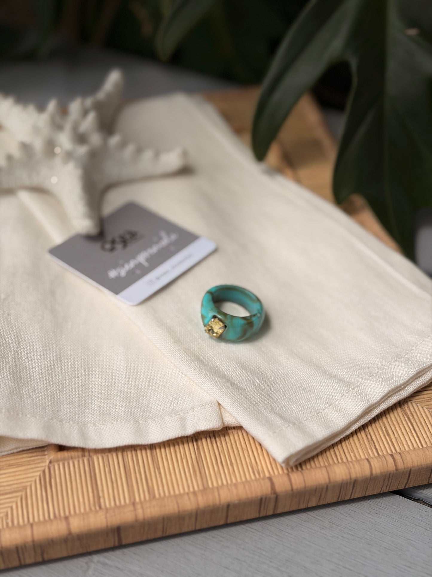 Anillo resina con piedra